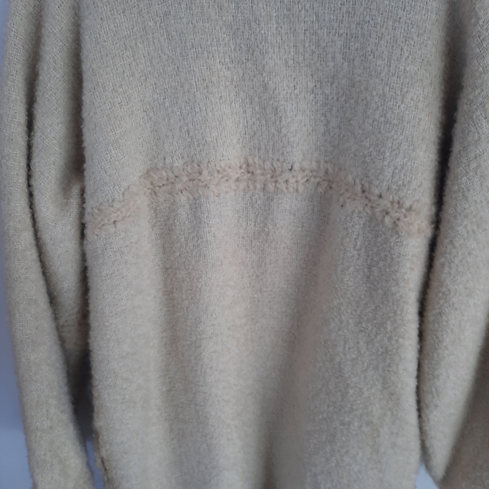 VINTAGE Cream Sherpa/Boucle Long COAT with Tartan Plaid Lining - Button Front - Picture 10 of 13